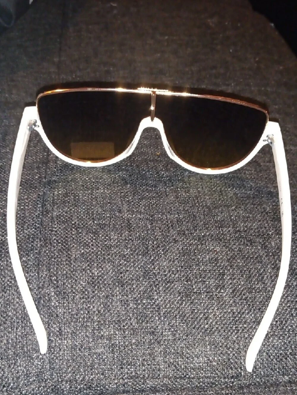 GUESS White And Gold Frame Sunglasses
